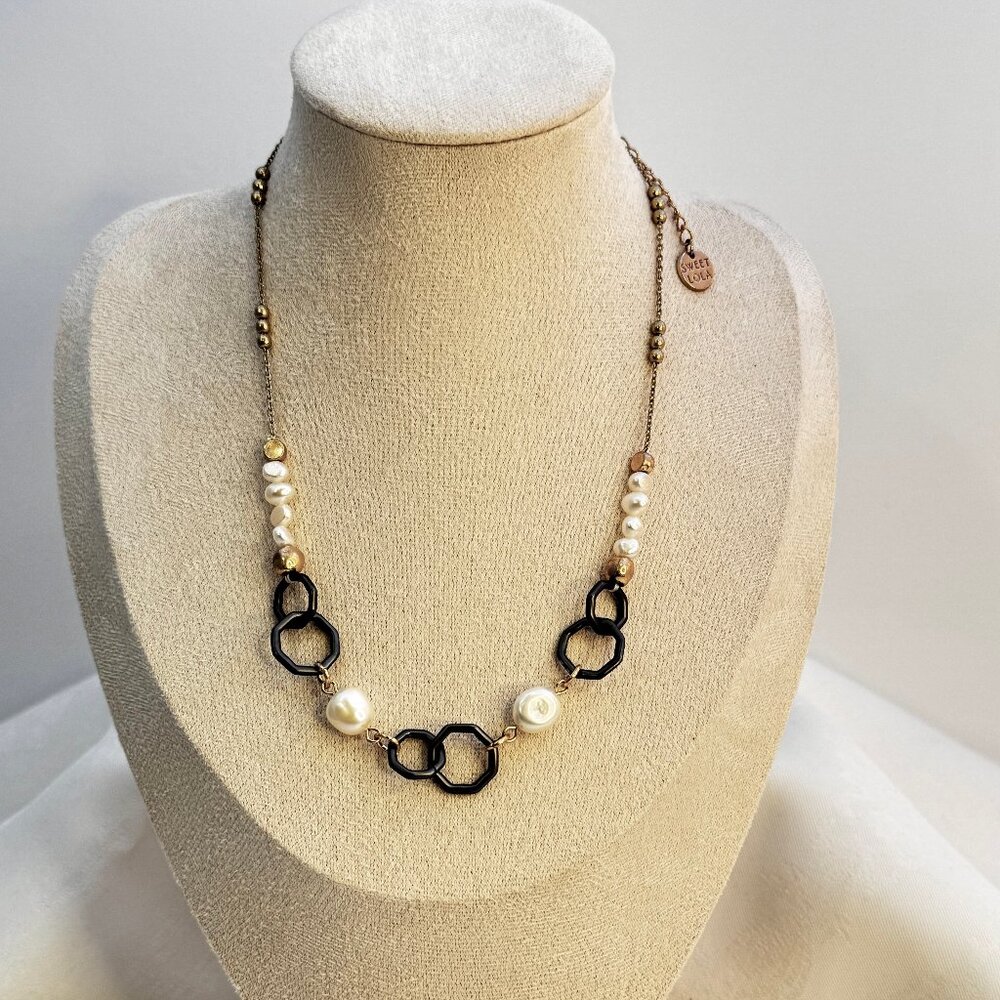 Sweet Lola Pearl Necklace